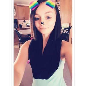 Meet your Posher, Laci